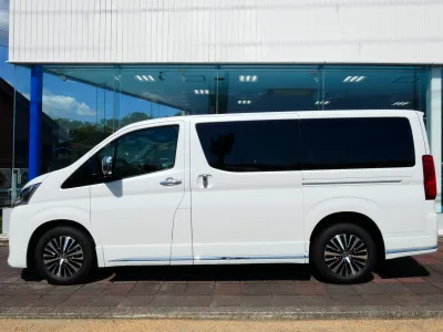 2025 Toyota Granace 2.8 Premium Diesel Turbo (No.960784)