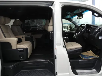 2025 Toyota Granace 2.8 Premium Diesel Turbo (No.960784)