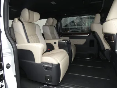 2025 Toyota Granace 2.8 Premium Diesel Turbo (No.960784)