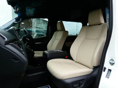 2025 Toyota Granace 2.8 Premium Diesel Turbo (No.960784)