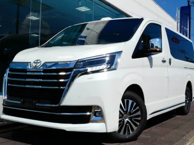 2025 Toyota Granace 2.8 Premium Diesel Turbo (No.960784)