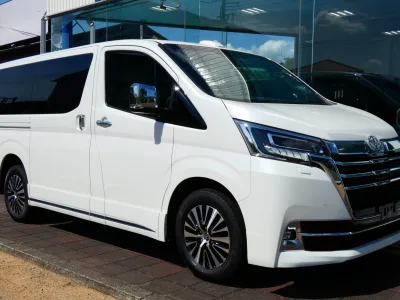 2025 Toyota Granace 2.8 Premium Diesel Turbo (No.960784)