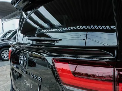 2023 Toyota Land Cruiser 300 3.5 ZX 4WD With WALD Full Aero | Rear Entertainment | JBL Sound System (No.961028) for export from Japan