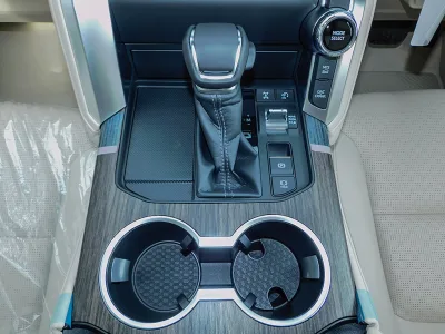 2023 Toyota Land Cruiser 300 3.5 ZX 4WD With WALD Full Aero | Rear Entertainment | JBL Sound System (No.961028) for export from Japan