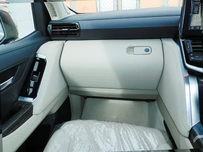 2023 Toyota Land Cruiser 300 3.5 ZX 4WD With WALD Full Aero | Rear Entertainment | JBL Sound System (No.961028) for export from Japan