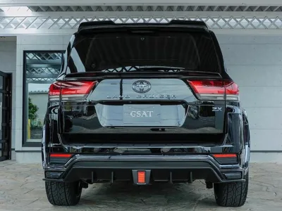 2023 Toyota Land Cruiser 300 3.5 ZX 4WD With WALD Full Aero | Rear Entertainment | JBL Sound System (No.961028) for export from Japan
