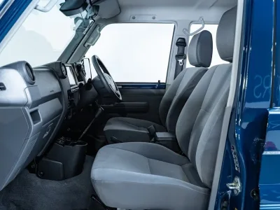 2023 Toyota Land Cruiser LX 4.5L Diesel V8 Manual for export from Japan
