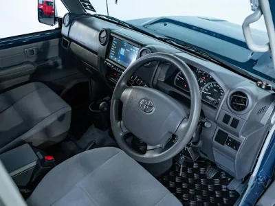 2023 Toyota Land Cruiser LX 4.5L Diesel V8 Manual for export from Japan