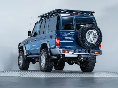 2023 Toyota Land Cruiser LX 4.5L Diesel V8 Manual for export from Japan