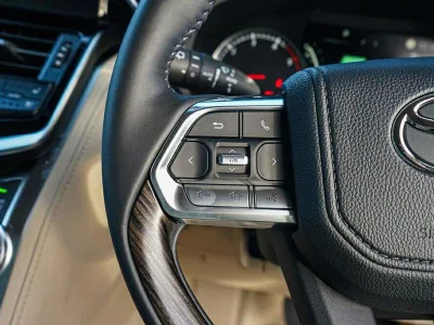 2025 Toyota Landcruiser Sahara 7 Seater (No.480786)