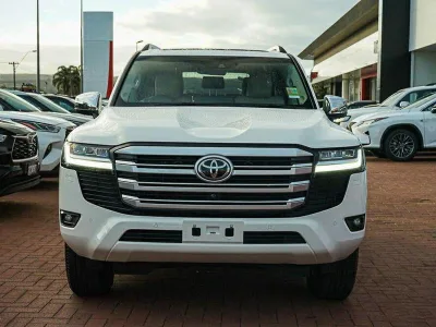2025 Toyota Landcruiser Sahara 7 Seater (No.480786)