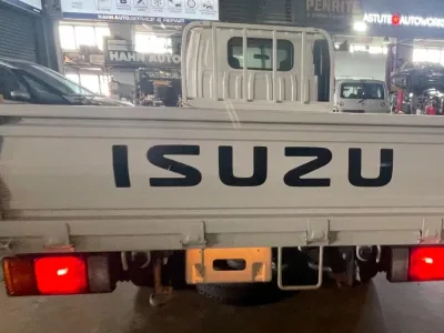 2025 Isuzu NHR87 Flat Body Truck (No.J09055)