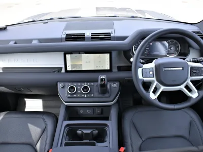 2025 Land Rover Defender 90 SE 2.0 AWD – The Ultimate Off-Road Legend! for export from Japan