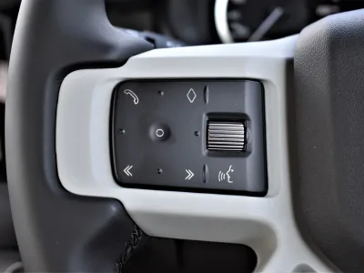 2025 Land Rover Defender 90 SE 2.0 AWD – The Ultimate Off-Road Legend!