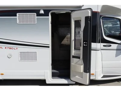 2025 Mercedes-Benz KABE TM Royal X780LT (No.J0952)