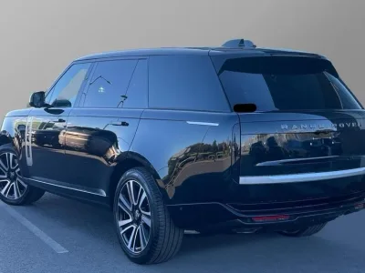 2025 Land Rover Range Rover 4.4 P530 V8 SV LWB: The Pinnacle of Luxury and Performance (No.860993) for export from Japan
