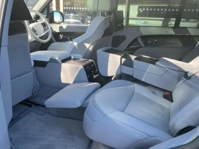 2025 Land Rover Range Rover 4.4 P530 V8 SV LWB: The Pinnacle of Luxury and Performance (No.860993)