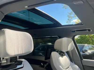 2025 Land Rover Range Rover 4.4 P530 V8 SV LWB: The Pinnacle of Luxury and Performance (No.860993)