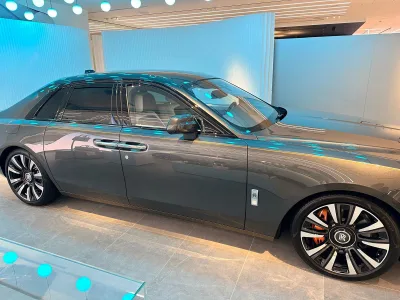 2025 Rolls-Royce Ghost Sedan (No.J01005)