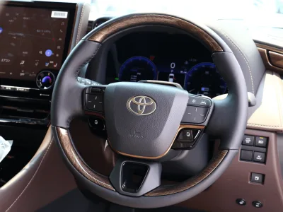 2025 Toyota Alphard Hybrid 2.5 Executive Lounge E-Four 4WD: Unmatched Luxury and Performance (No.960970) for export from Japan