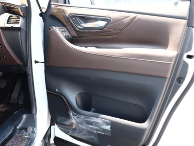 2025 Toyota Alphard Hybrid 2.5 Executive Lounge E-Four 4WD: Unmatched Luxury and Performance (No.960970)