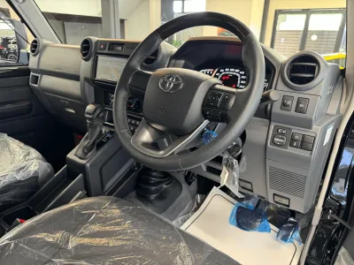 2025 Toyota Land Cruiser 70 2.8 AX Diesel Turbo 4WD (No.960967) for export from Japan