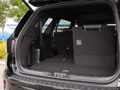 2025 Ford Everest Platinum 3.0L V6 4WD SUV 7 Seater for export from Japan