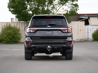 2025 Ford Everest Platinum 3.0L V6 4WD SUV 7 Seater for export from Japan