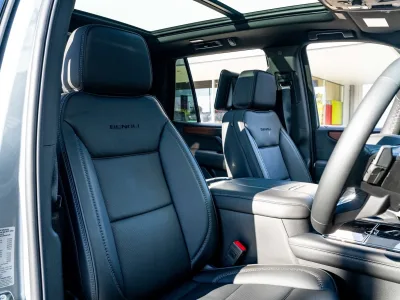 2025 GMC Yukon Denali 6.2L V8 4WD – Luxury, Power & Prestige