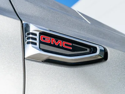 2025 GMC Yukon Denali 6.2L V8 4WD – Luxury, Power & Prestige