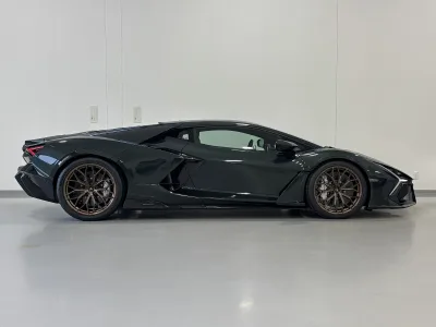 2025 LAMBORGHINI REVUELTO