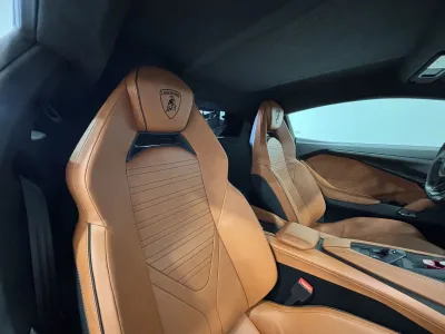 2025 LAMBORGHINI REVUELTO