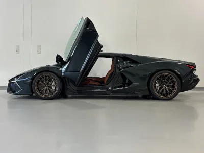 2025 LAMBORGHINI REVUELTO