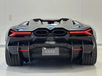 2025 LAMBORGHINI REVUELTO