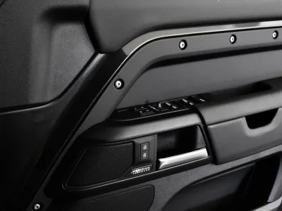 2025 Land Rover Defender 110 V8 X URBAN WIDETRACK