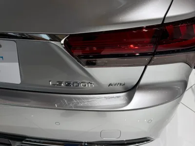 2025 Lexus LS500h Executive