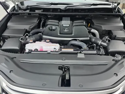 2025 Lexus LX 600 4WD Moderista 7 Seats