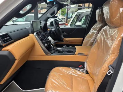 2025 Lexus LX 600 4WD Moderista 7 Seats