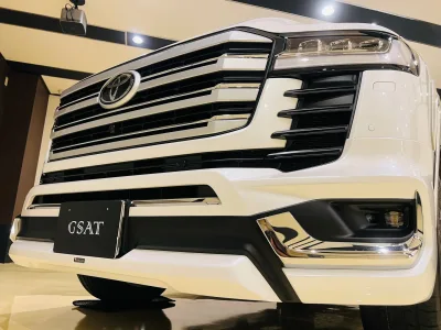 2025 TOYOTA LAND CRUISER 300 ZX 4WD for export from Japan