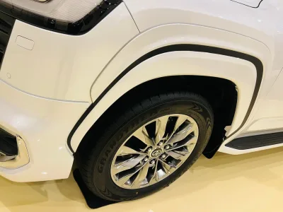 2025 TOYOTA LAND CRUISER 300 ZX 4WD for export from Japan