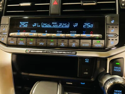 2025 TOYOTA LAND CRUISER 300 ZX 4WD for export from Japan