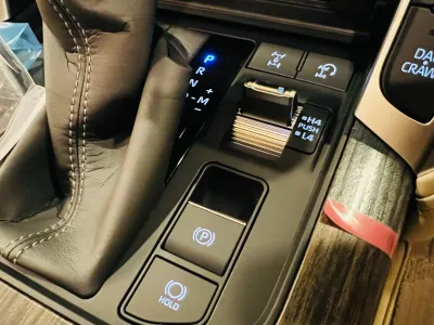 2025 TOYOTA LAND CRUISER 300 ZX 4WD for export from Japan