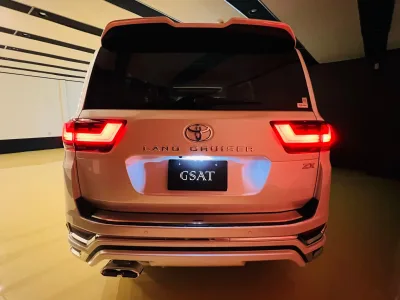2025 TOYOTA LAND CRUISER 300 ZX 4WD for export from Japan