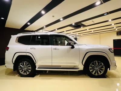 2025 TOYOTA LAND CRUISER 300 ZX 4WD