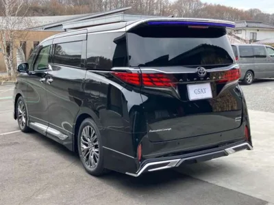2025 Toyota Alphard Plug-in Hybrid Executive Lounge E-Four 4WD
