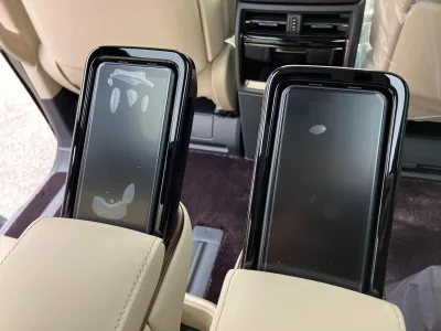 2025 Toyota Alphard Plug-in Hybrid Executive Lounge E-Four 4WD