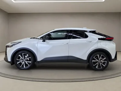 2025 Toyota C-HR GXL Hybrid 1.8L – Urban Smart SUV for export from Japan