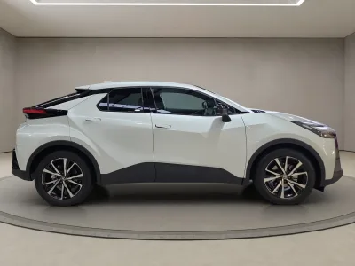 2025 Toyota C-HR GXL Hybrid 1.8L – Urban Smart SUV for export from Japan