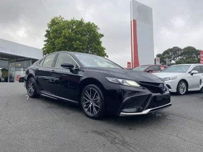 2025 Toyota Camry ZR 2.5P HEV – Hybrid Luxury Sedan for export from Japan