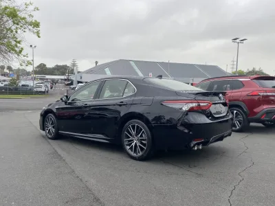 2025 Toyota Camry ZR 2.5P HEV – Hybrid Luxury Sedan